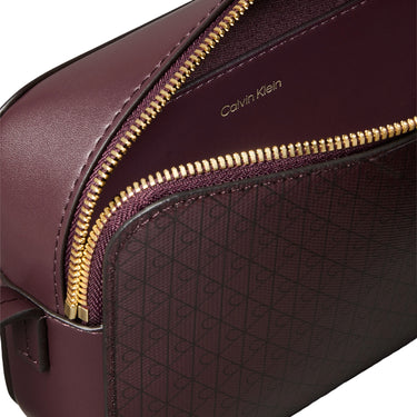 Calvin Klein Emblem - Borsa a tracolla 21 cm (red)